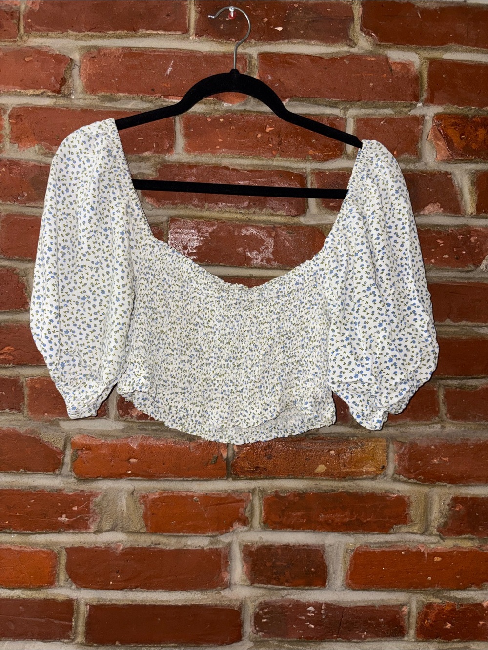 Forever 21 White Floral Smocked Puff Sleeve Crop Top
